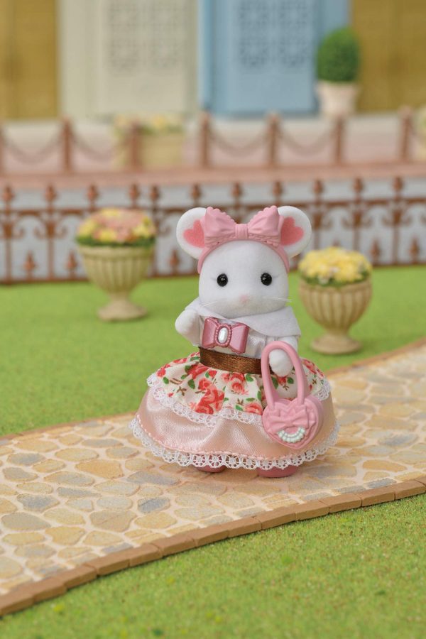 Calico Critters Fashion Playset, Town Girl Series - Sugar Sweet Collection - Image 4
