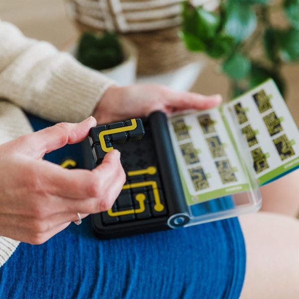 SmartGames IQ Circuit Portable Travel Game with 120 Challenges for Ages 8-Adult - Image 2